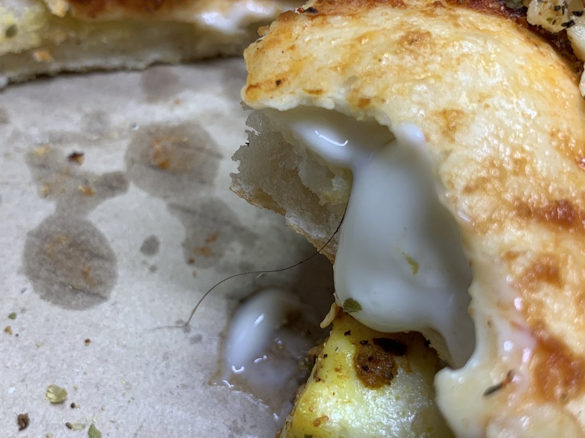 skkedia87's tweet photo. @dominos This is the reality of dominos pizza, boycott dominos garbage pizza https://t.co/uvBJ7y2GTq