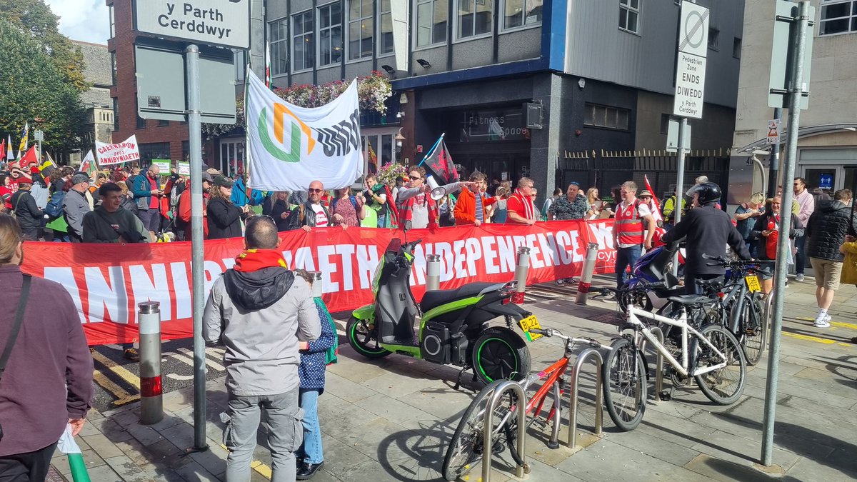 rhysjos's tweet photo. Great day in Cardiff today.
Diwrnod gwych yn Gaerdydd heddiw. #YesCymru #Annibyniaeth #AOUB https://t.co/cHSZcAwidM