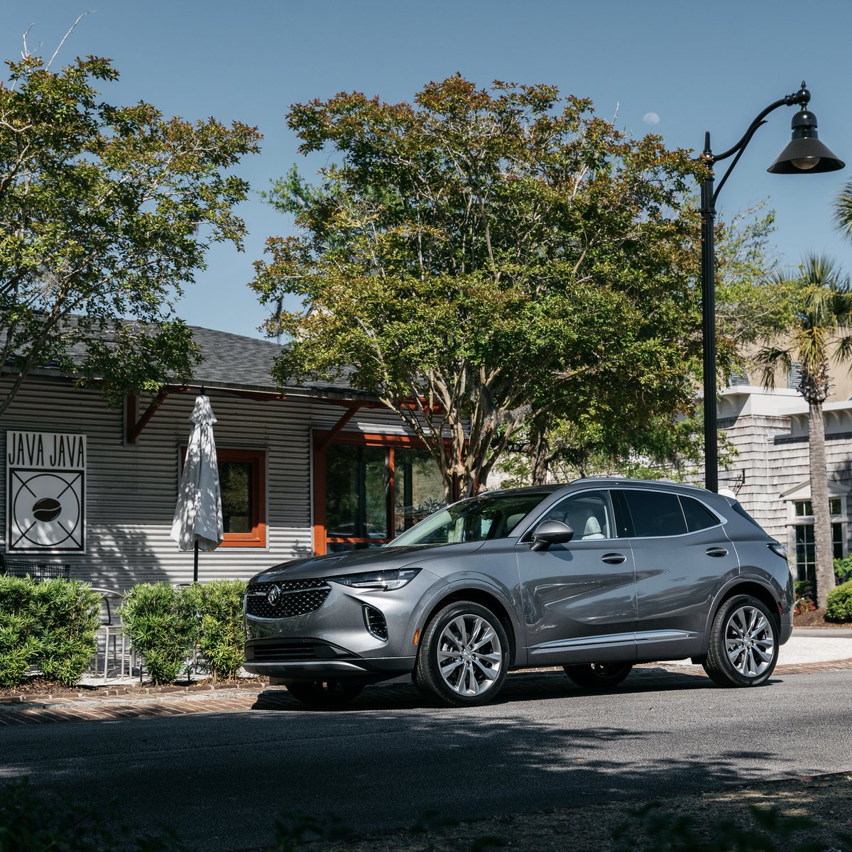 Always a treat to find the best local coffee shops on weekends. #HappyInternationalCoffeeDay ☕

#BuickEnvision #Avenir 

2021 model shown.