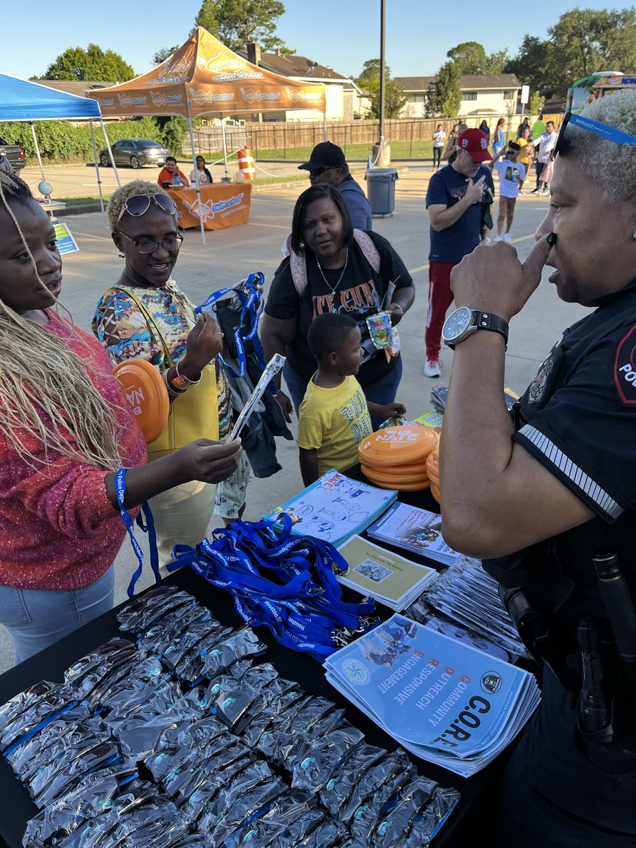 HISDPDCORE's tweet image. Fall Festival at RK Daily Elementary.@HISDPDChief @HoustonISD @HISDPolice @RayKDailyElem