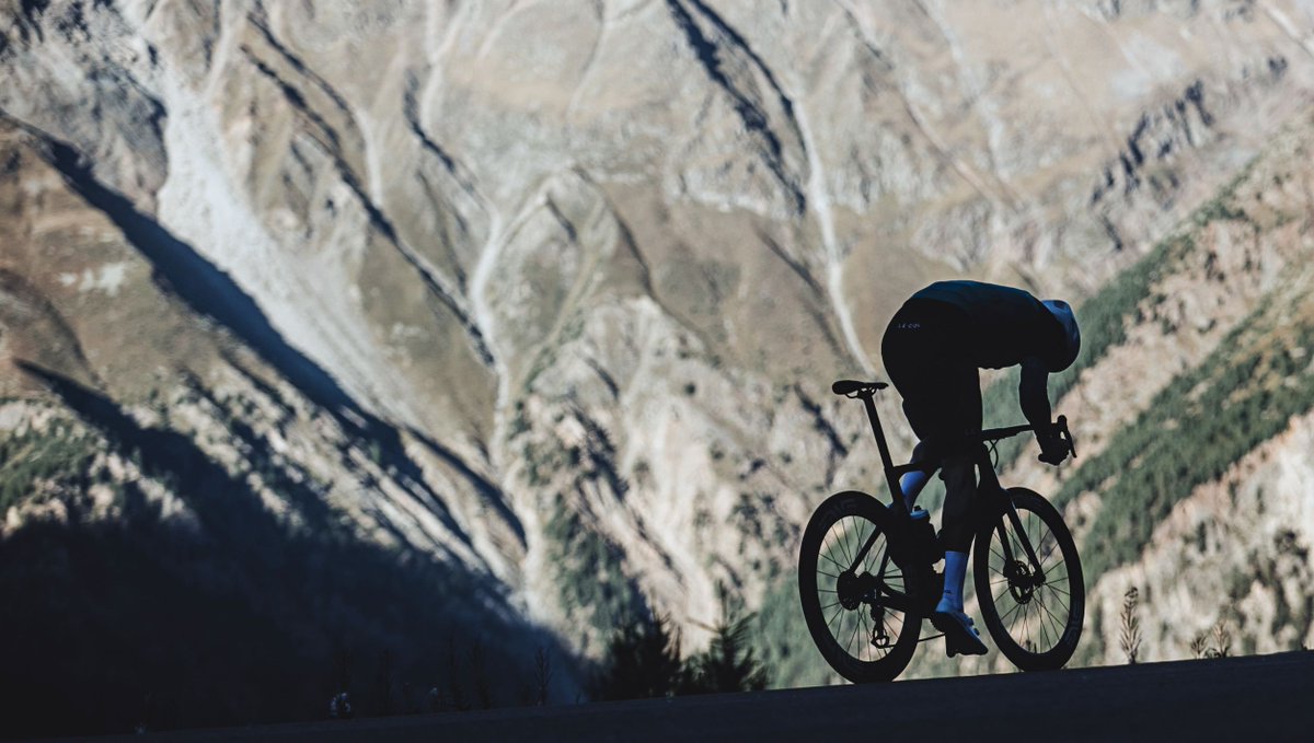 LeColUK's tweet photo. Launching next week, the AW22 collection. 

Our latest range is dedicated to training no matter the weather. A versatile range of new technology and products complemented by a refresh of some of our most popular styles.

#RideFasterRideFurther https://t.co/LTWULZbeYr