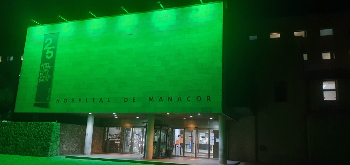 Des de <a href="/HManacor/">Hospital de Manacor</a> ens unim a la celebració del Dia Nacional de l'artritis amb la façana de color verd. Per donar visibilitat a les persones que pateixen aquestes malalties. <a href="/ConArtritis/">ConArtritis</a>