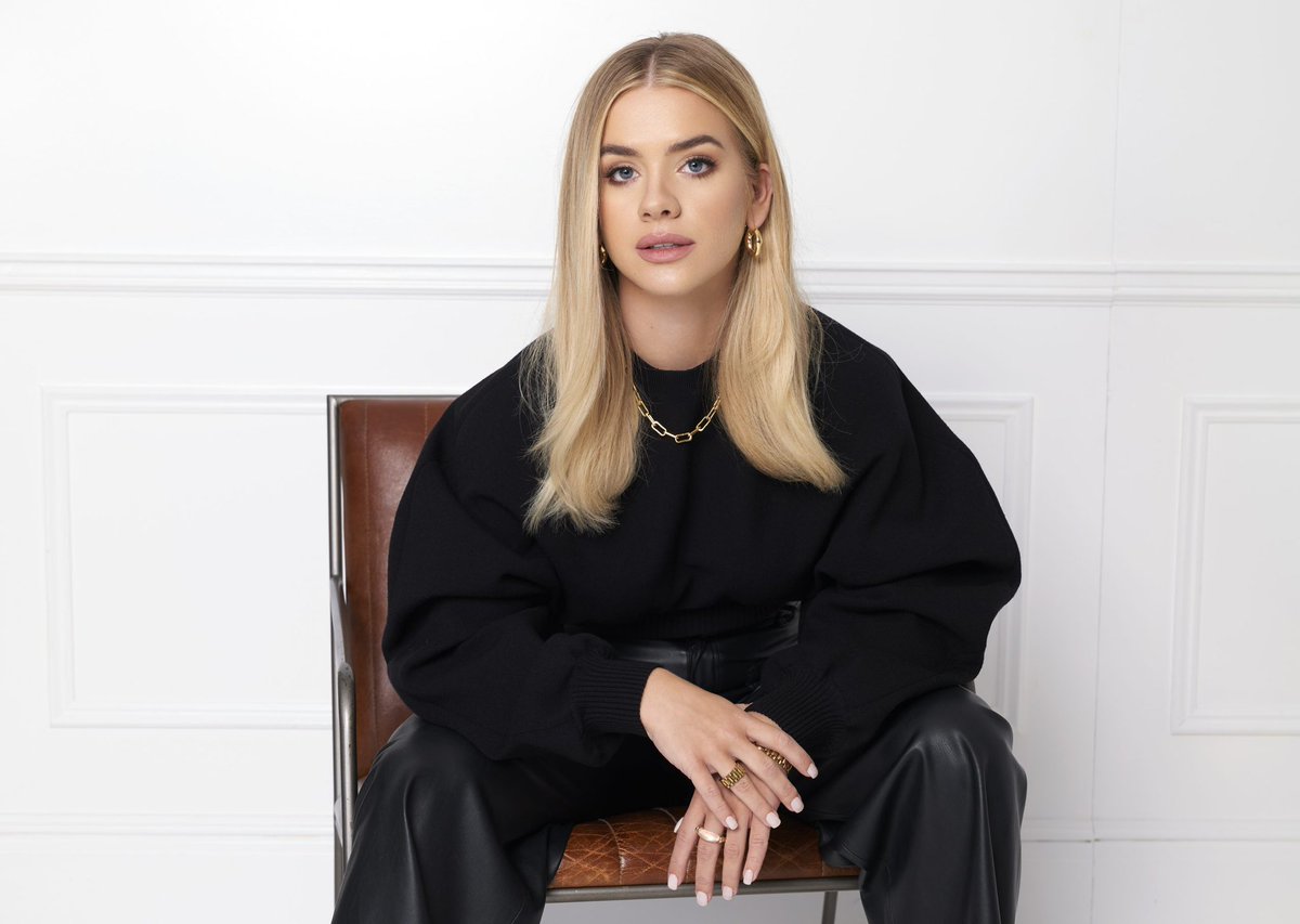BlockBetWorld's tweet photo. Meet Grace Beverley, 24 year old founder of the multi million pound sustainable fitness label TALA. 💷

A thread 🧵 https://t.co/FkcaQXmKbq
