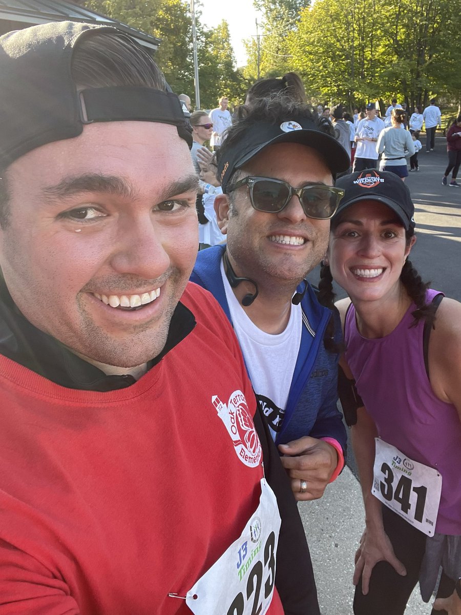 MrCastro112's tweet photo. Had a blast this morning at the @NSSD112 #FUNdRun2022!! Thank you @112foundation for this awesome community event that I look forward to every year! #112Leads https://t.co/s6UY74W9CW