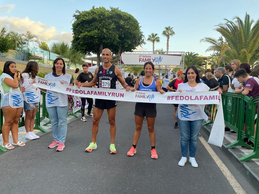 GFedola's tweet photo. Celebramos la llegada de los ganadores de 5km #FedolaFamilyRun.

- Jorge Santos
- Guada Arnedo

¡Enhorabuena!

#OceanCross #GrupoFedola #running #CostaAdeje https://t.co/cIKTNSQWQB