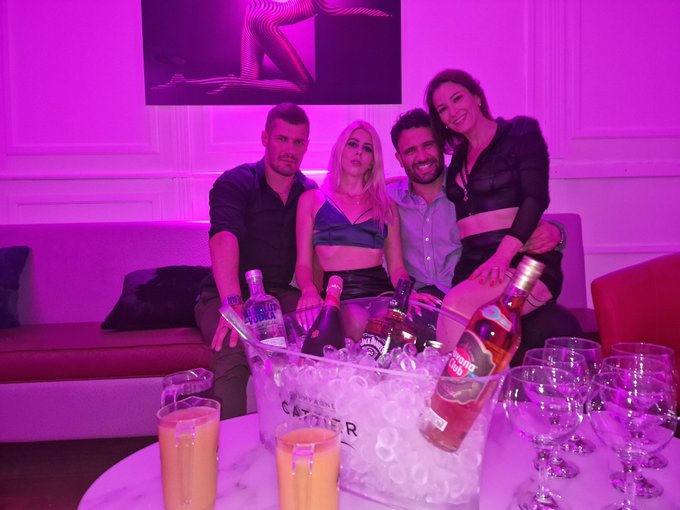 On est bien  re&ccedil;ue au #beonebar  41 boulevard talabot Nimes https://t.co/TL4tNpYnEE<a href="/tag/beonebar"class="tags">#beonebar</a>