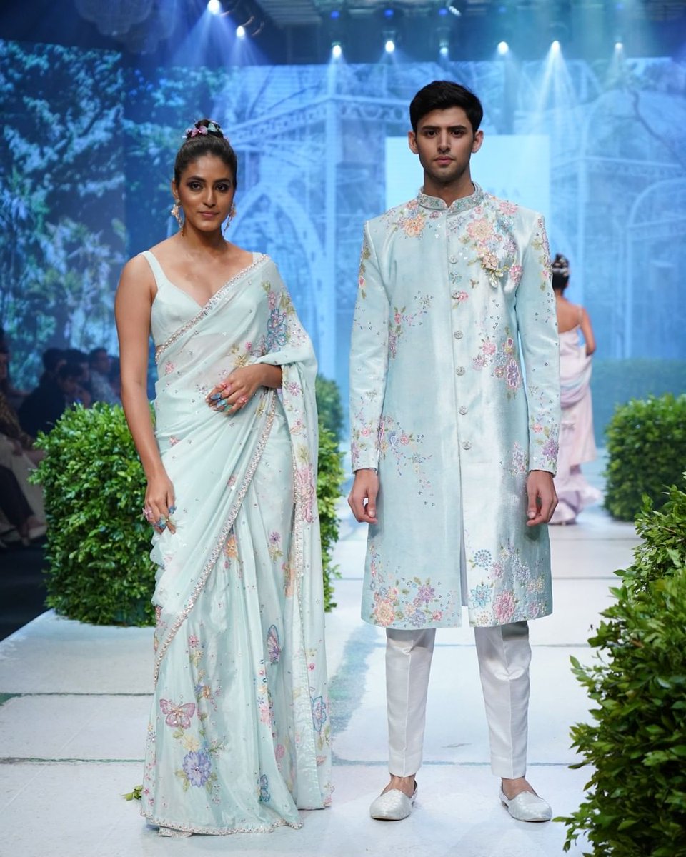 TimesFashionWk's tweet photo. ‘Garden of Serenity’ by @Lashkaraa celebrates Indian culture and change. The collection features looks that draw inspiration from the serenity and tranquility of nature, and the beauty of all that it entails. #BombayTimesFashionWeek #BTFW2022 #FashionWeek @Darwinplatform1 https://t.co/qFLYjs9jI6