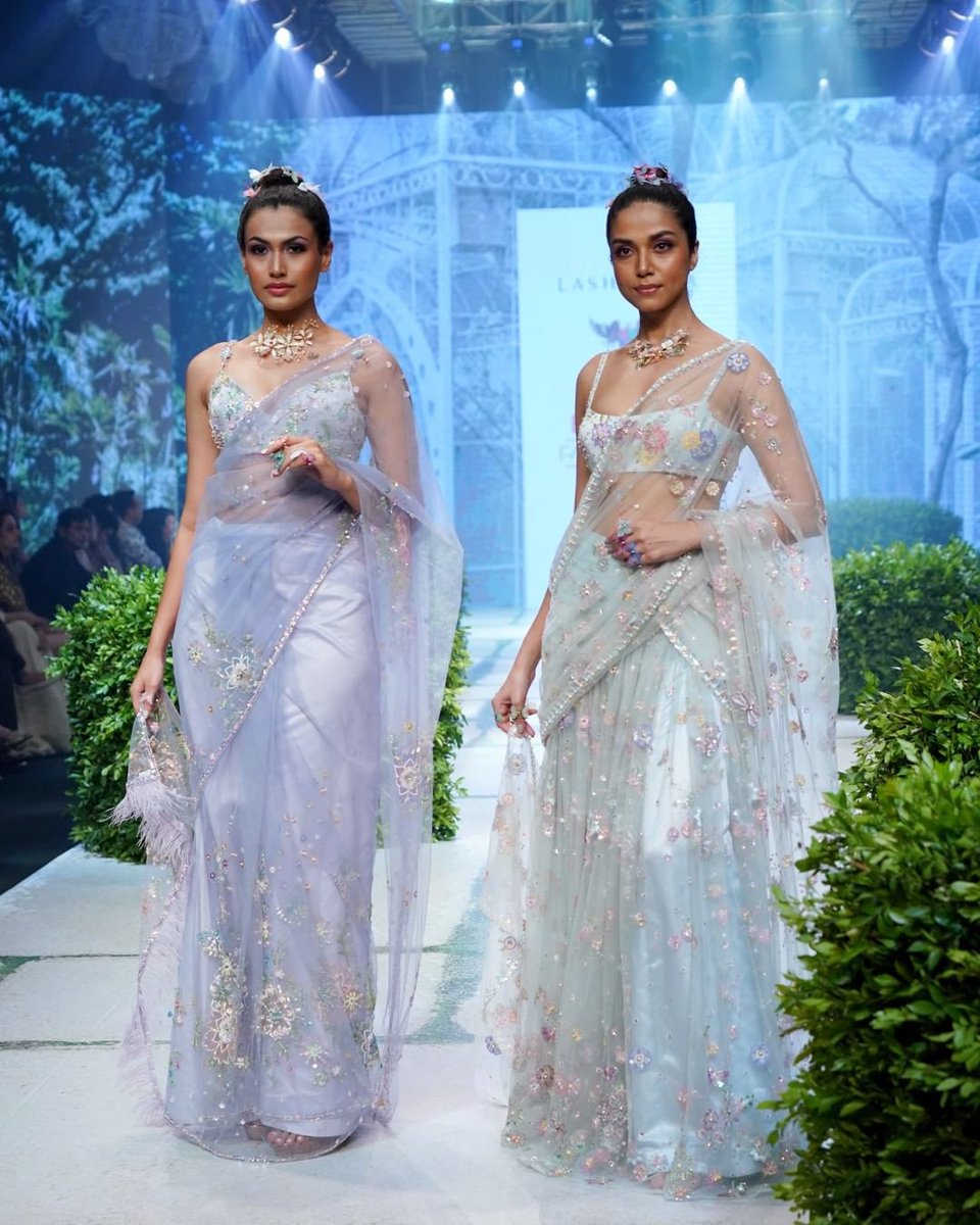 TimesFashionWk's tweet photo. ‘Garden of Serenity’ by @Lashkaraa celebrates Indian culture and change. The collection features looks that draw inspiration from the serenity and tranquility of nature, and the beauty of all that it entails. #BombayTimesFashionWeek #BTFW2022 #FashionWeek @Darwinplatform1 https://t.co/qFLYjs9jI6