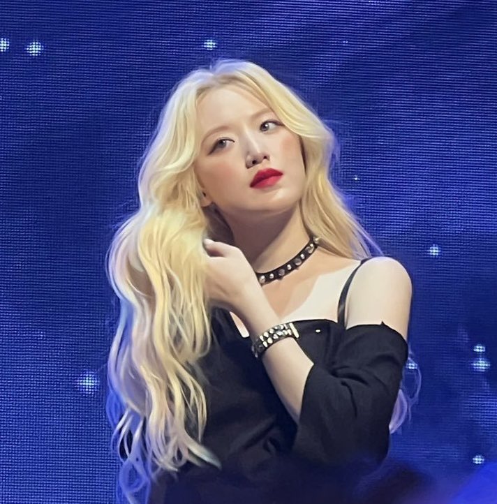 kpopsapphic's tweet photo. https://t.co/6Xk9EhAGer
