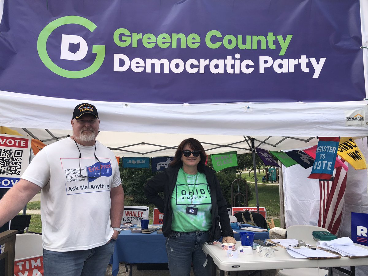 GCDPOH's tweet photo. Mike with #OneFairVote is right now doing an awesome job at the #SpringValleyPotatoFestival collecting signatures for a ballot initiative to #RaiseTheWage in #Ohio starting in 2023 to $10.50 minimum wage to reach $15 in 2028, increasing after that linked to inflation. #VoteDem https://t.co/qU6nCxyo4u