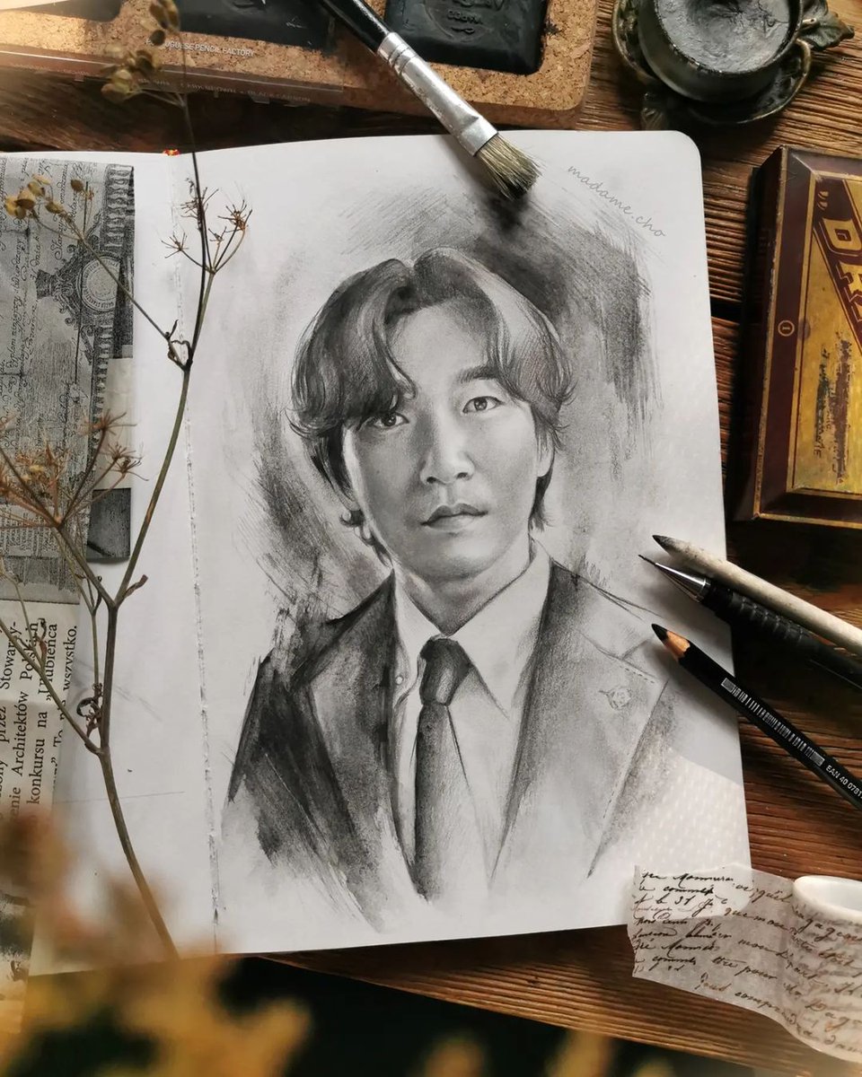 __choseungwoo__'s tweet photo. WOW THIS FANART IS EXTREMELY BEAUTIFUL AND PERFECT 😍😍😍

ANOTHER MASTERPIECE BY MINE FAVOURITE ARTIST @madamecho1 😍😘❤️
.
.
.
.

#조승우 #ChoSeungWoo
#조승우배우님
#choseungwooart #notebookdrawing
#portraitdrawing https://t.co/i0Cnfpkpj6