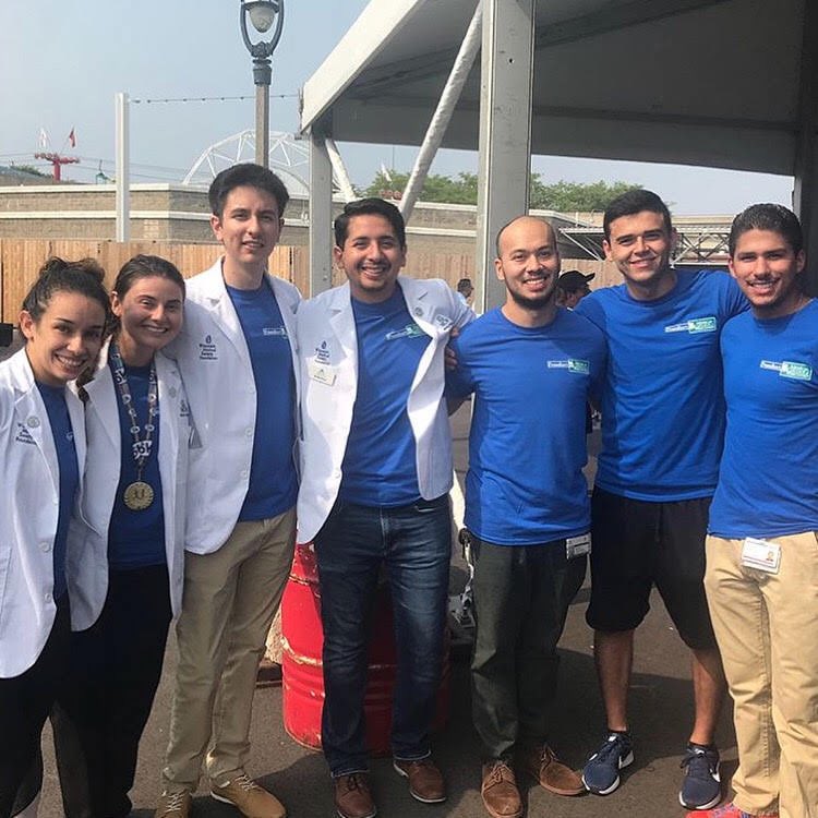 👨🏻‍⚕️✊🏽🩺 Happy first ever #NationalLatinoPhysicianDay 

Only 6% of U.S. physicians are Latino despite 🇺🇸 being 19% Latino. Latino oncologists are even lower, 4.7%. Cancer is one of the top causes of death for U.S. Latinos, a diagnosis that does not need to be a death sentence.