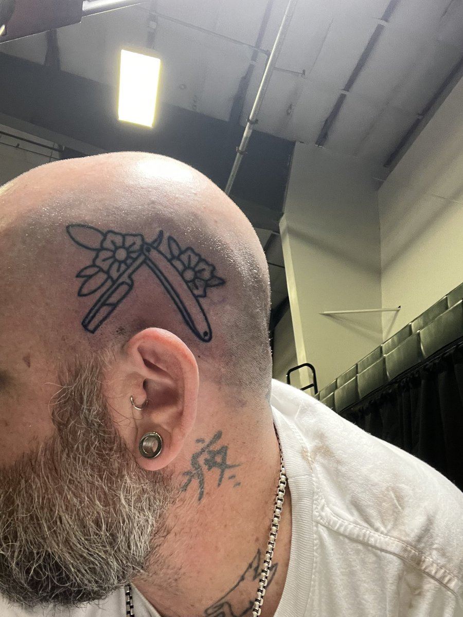Lawless153's tweet photo. Little tattoo Saturday. Hope everyone is having a awesome weekend. https://t.co/mbzK6AHxzp