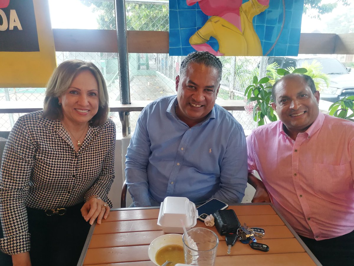 El equipo indestructible.
Margarita Pimentel, Charlie Núñez y Miki Disla. Dicen que <a href="/DominguezBrito/">Francisco</a> será el ganador el 16 de otubre. Jarabacoa habló, 
#vota3 #FranciscoPresidente #FranciscoTaGanao #Estiempodefrancisco #H3ctorPilart3 #vota3 #vota3 #vota3.