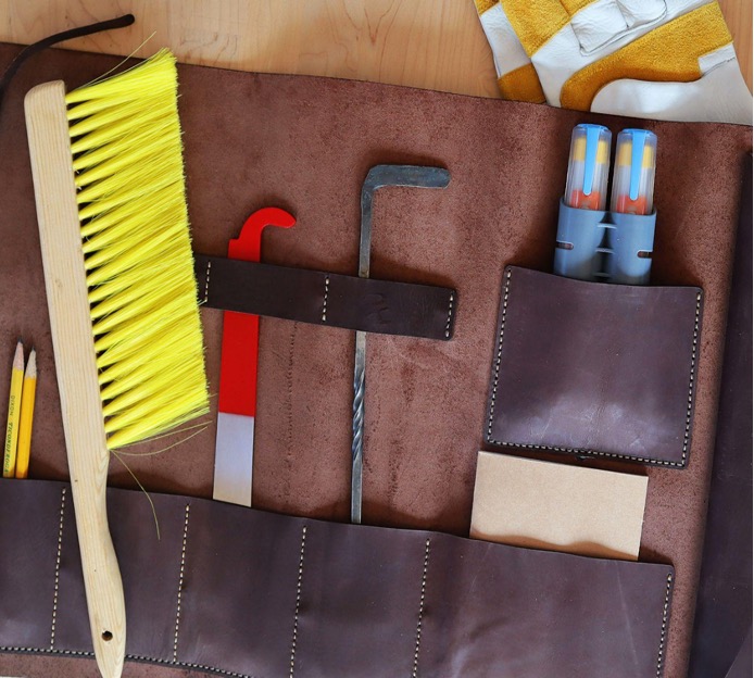 beebuiltsupply's tweet photo. Our tool rolls make great gifts! With pockets to stash everything you need, they’re perfect for storage on the go!
#beegood #beekeeping #beekeepingsupplies #beekeeperlife #madewithlove #beebuilt https://t.co/hxFbYvZ5qf