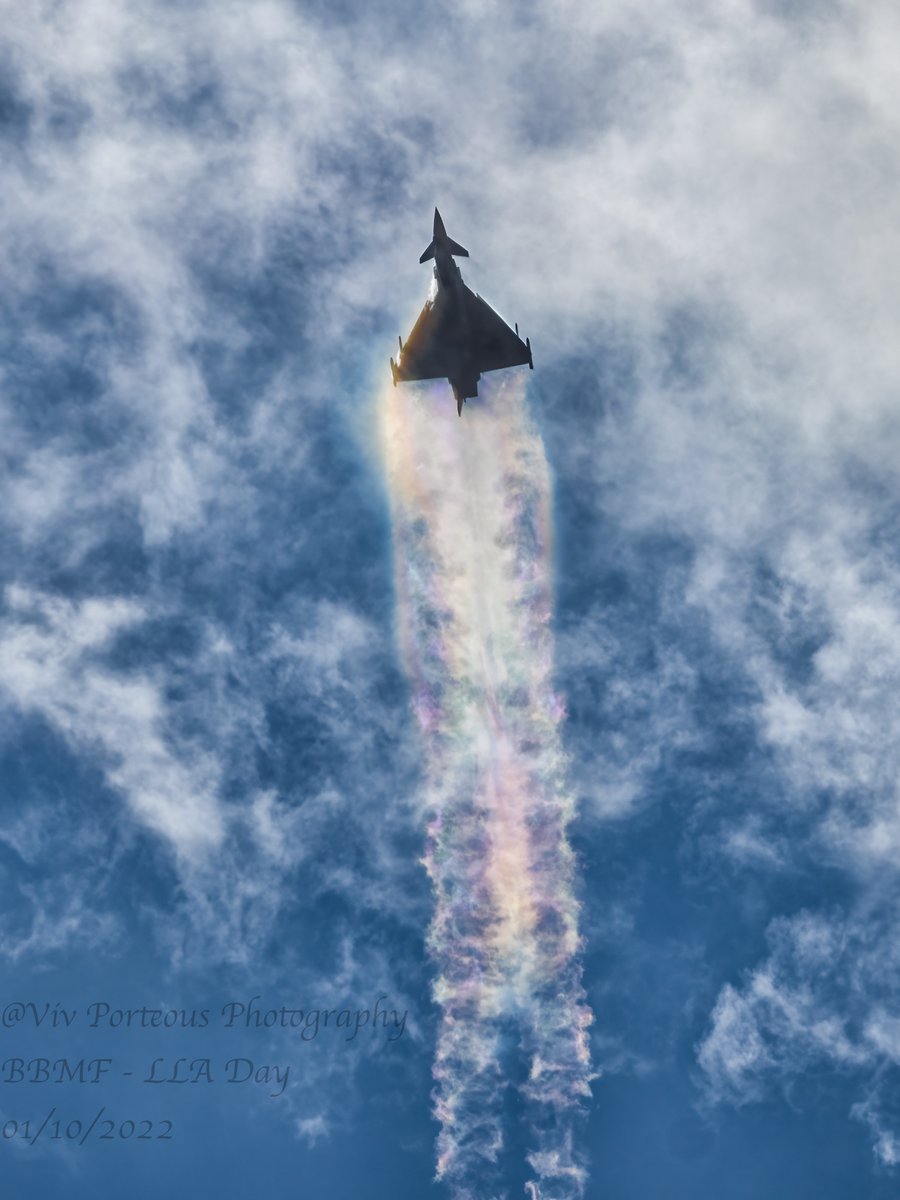 Viv_167's tweet photo. Fair bit of spluffage from LLA Day at RAF Coningsby today (01/10/2022)
@TyphoonDisplay @RAFTyphoonTeam
#Phoontime #RAF #Typhoon #BringTheNoise #Paddy #WeAreAnarchy #Anarchy1 #Canon #jet #Lincolnshire #avgeek #aviation #aviationlovers #POTN #military #Coningsby #Eurofighter https://t.co/Xdnx2CMuLv