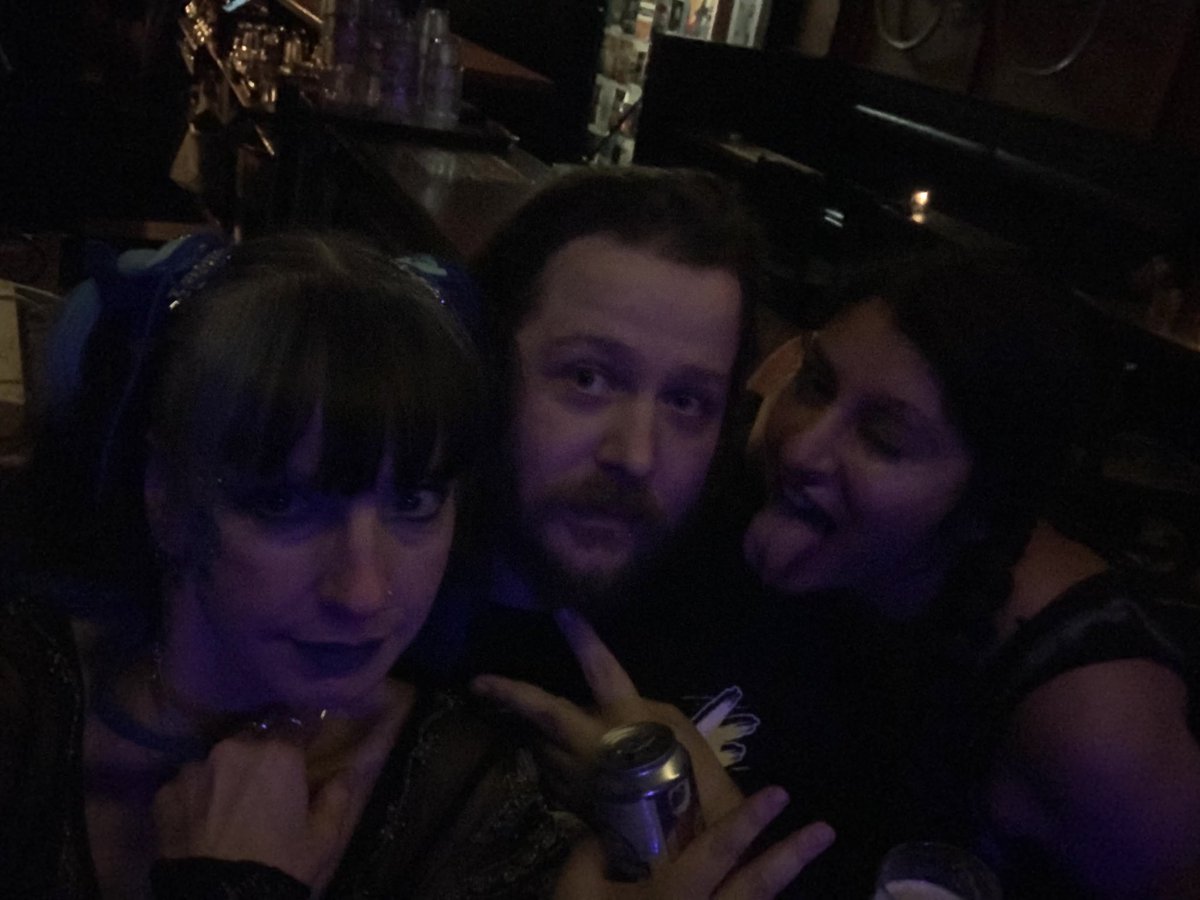 AnaToneDaMania's tweet photo. Enjoyable evening with @RyanOfToronto and @thedatabats @SLICERECORDS #torontomusicians #torontodj #dj #electronicmusic #thedatabats #anatonedamania https://t.co/MaC4nb9hW1