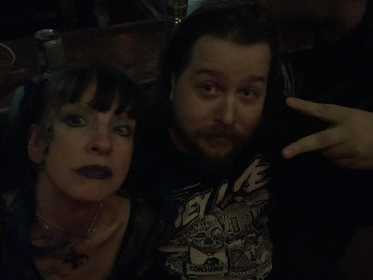 AnaToneDaMania's tweet photo. Enjoyable evening with @RyanOfToronto and @thedatabats @SLICERECORDS #torontomusicians #torontodj #dj #electronicmusic #thedatabats #anatonedamania https://t.co/MaC4nb9hW1
