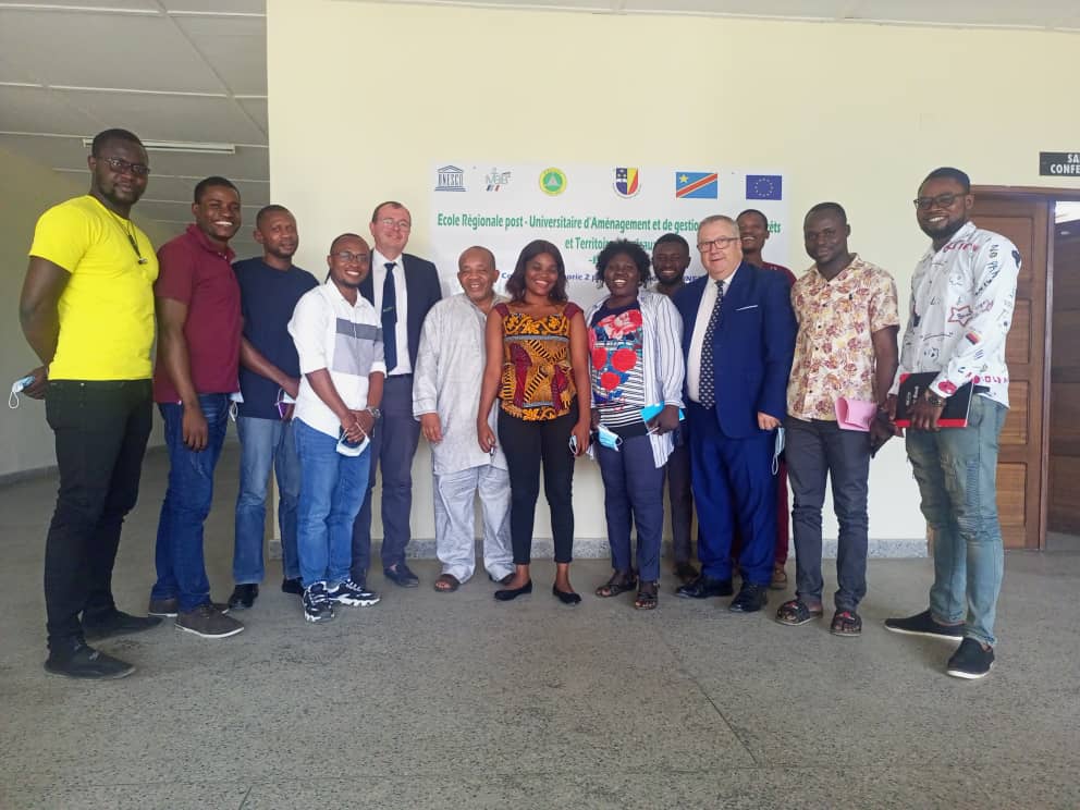fredwaremme's tweet photo. Visite dense du Doyen de Gembloux @AgroBioTech @UniversiteLiege  à l'@ERAIFT à Kinshasa, à l'IFA au Tshopo. Yangambi pôle de Sciences : un développement de synergies entre valorisation de collections et infrastructures de recherche comme la tour à flux de 55m. https://t.co/1hx9etEAuI