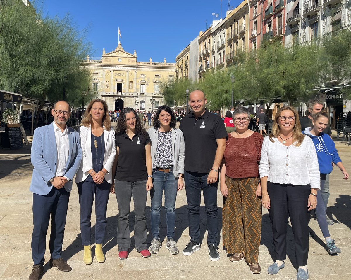 Catexterior's tweet photo. Avui hem sigut a la 3a Diada Castellera Internacional per acompanyar les colles i sumar esforços en iniciatives de projecció exterior: els castells ensenyen al món la millor Catalunya. 

Enhorabona per la bonica Diada d’avui i gràcies a @CastellsCat per l’acollida!

#ConcursTGN22 https://t.co/WtYLkxVT2K