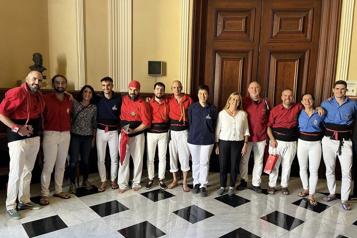 Catexterior's tweet photo. Avui hem sigut a la 3a Diada Castellera Internacional per acompanyar les colles i sumar esforços en iniciatives de projecció exterior: els castells ensenyen al món la millor Catalunya. 

Enhorabona per la bonica Diada d’avui i gràcies a @CastellsCat per l’acollida!

#ConcursTGN22 https://t.co/WtYLkxVT2K