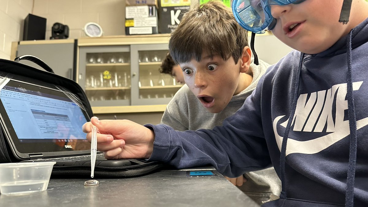 mrcdccc's tweet photo. This is what a young scientist looks like: https://t.co/a1BKTQCw2y