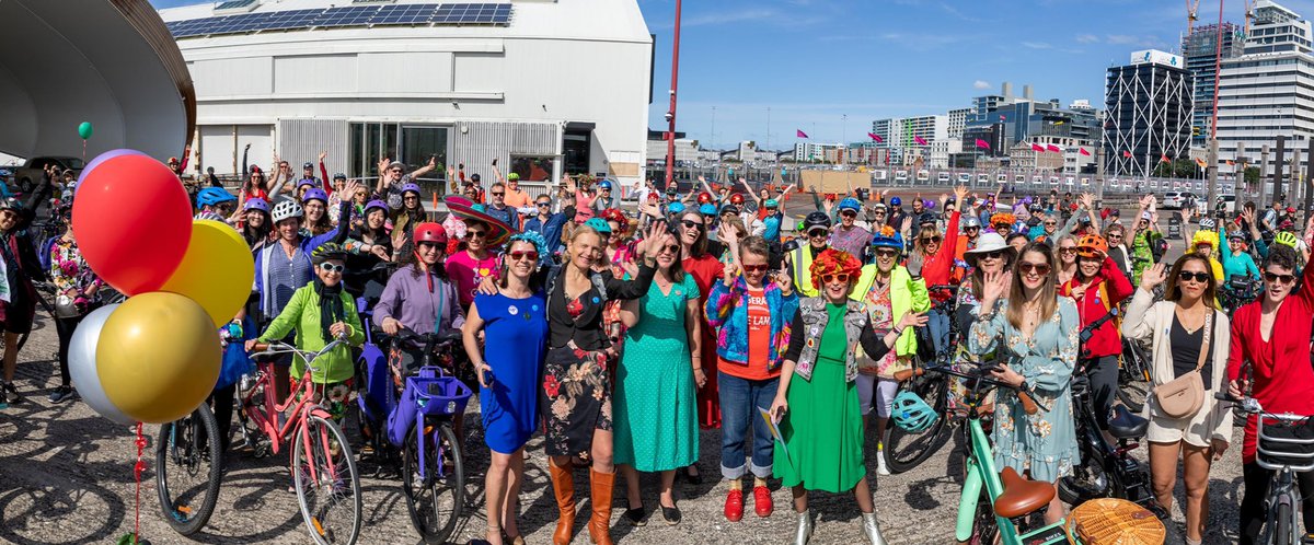 Auckland_Fwbr's tweet photo. What a beautiful day it was 😍♥️👌🏻💕🚲💃🏻🕺🏼💕
Our first ever #aucklandfancywomenbikeride ♥️
📸 @mattcrawfordphoto
#fwbrakl22 #grassroots #movement #morethan200cities32countries #womensupportingwomen #auckland #dunedin #newzealan #chiccycle #bevisible #bewomen #worldcarfreeday https://t.co/8ldLa4VZPN