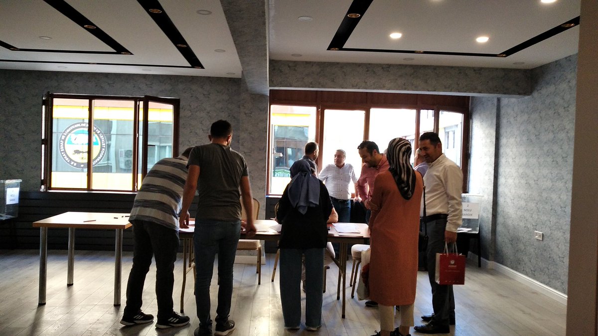 <a href="/EbsTokat/">EBS Tokat1</a> Demokrasi Şölenimiz Huzur İçerisinde Gerçekleşti.
Şube Yönetimini seçmek üzere seçilen delegelerimizi tebrik eder sendikamız için hayırlı uğurlu olmasını dilerim.<a href="/_aliyalcin_/">Ali YALÇIN</a> <a href="/sabanceylan60/">Şaban Ceylan🇹🇷</a> <a href="/Haliskaya606060/">Halis Kaya</a> <a href="/BahriBAYIR/">Bahri BAYIR</a> <a href="/malideveli60/">Mehmet Ali Develi</a> <a href="/yakupgur60/">Yakup GÜR</a> <a href="/ailhan6001/">Abdurrahman ilhan</a>