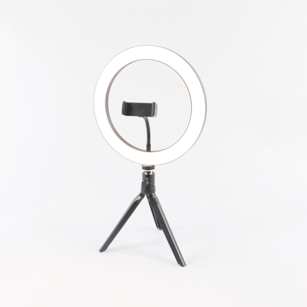 Megashop1412's tweet photo. #buyonline LED Selfie Ring 6 inches https://t.co/Rljy0H9c1H https://t.co/hUFReoGuYH
