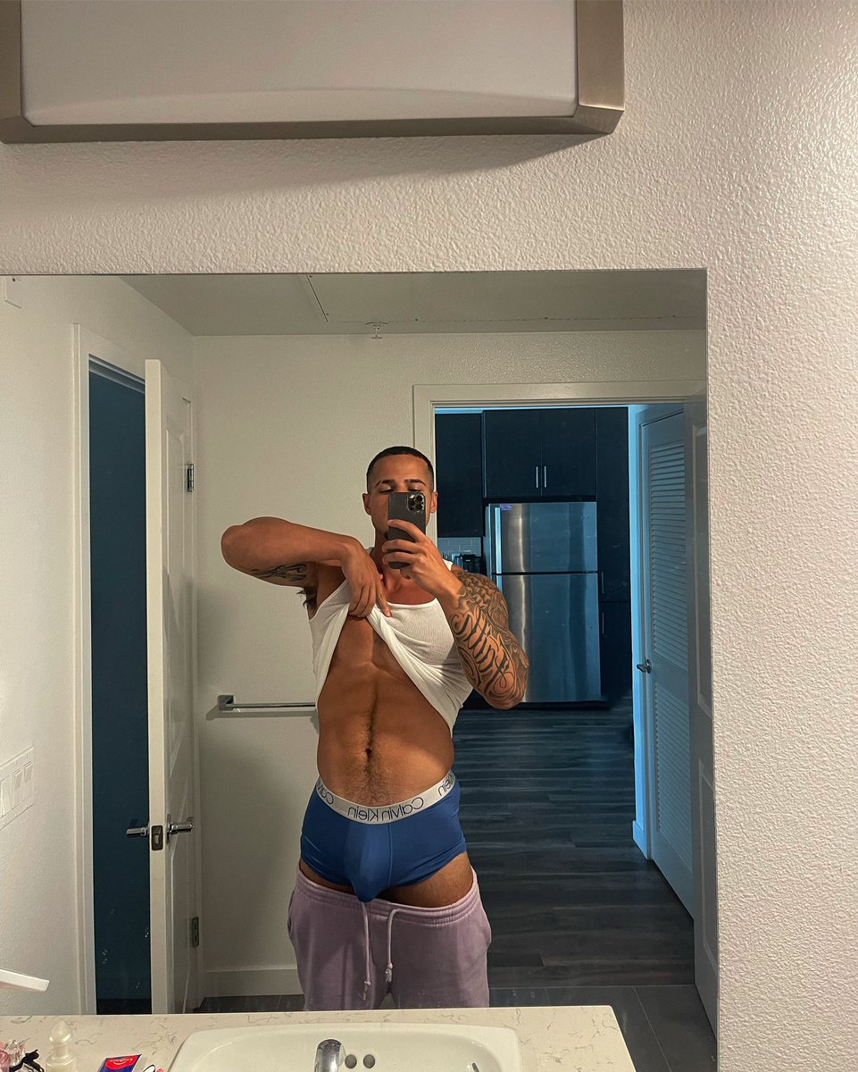 itsofficialjt's tweet photo. zaddddyyyyyyyy https://t.co/8jNkaCge1c
