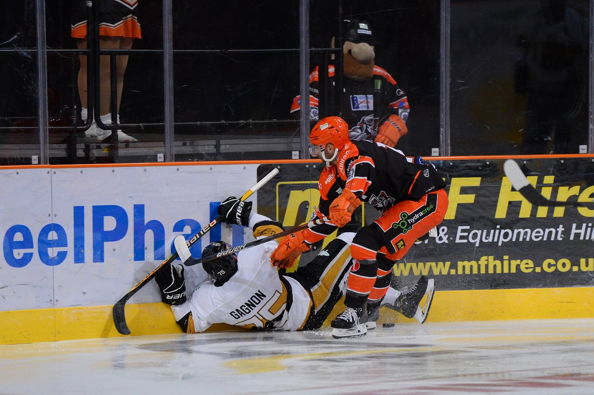 steelershockey's tweet photo. Action from the 2nd period.....

📷 @woolster80 &amp; @hayleylouz https://t.co/wNWzzmBRNe