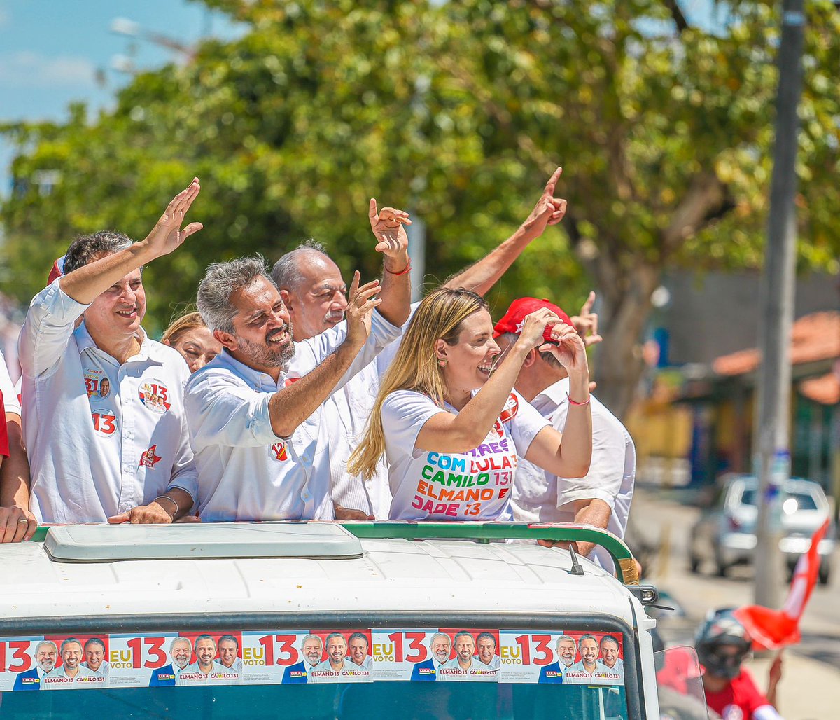 elmanooficial's tweet photo. 📷 Confira mais fotos da nossa mega carreata do 13, em Fortaleza.

Falta pouco para o Ceará mostrar que tem lado, vamos juntos fazer o Ceará 3 vezes mais forte! https://t.co/PQH4Q9XvVR