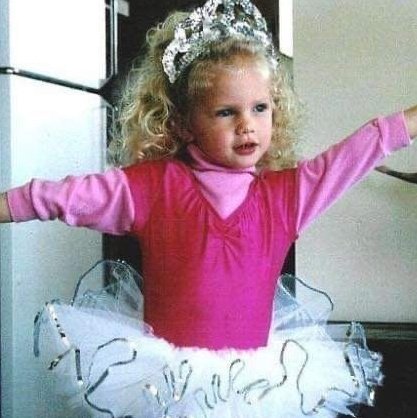 taylenapicss's tweet photo. she was a punk                     she did ballet https://t.co/yPVK1fZq9y