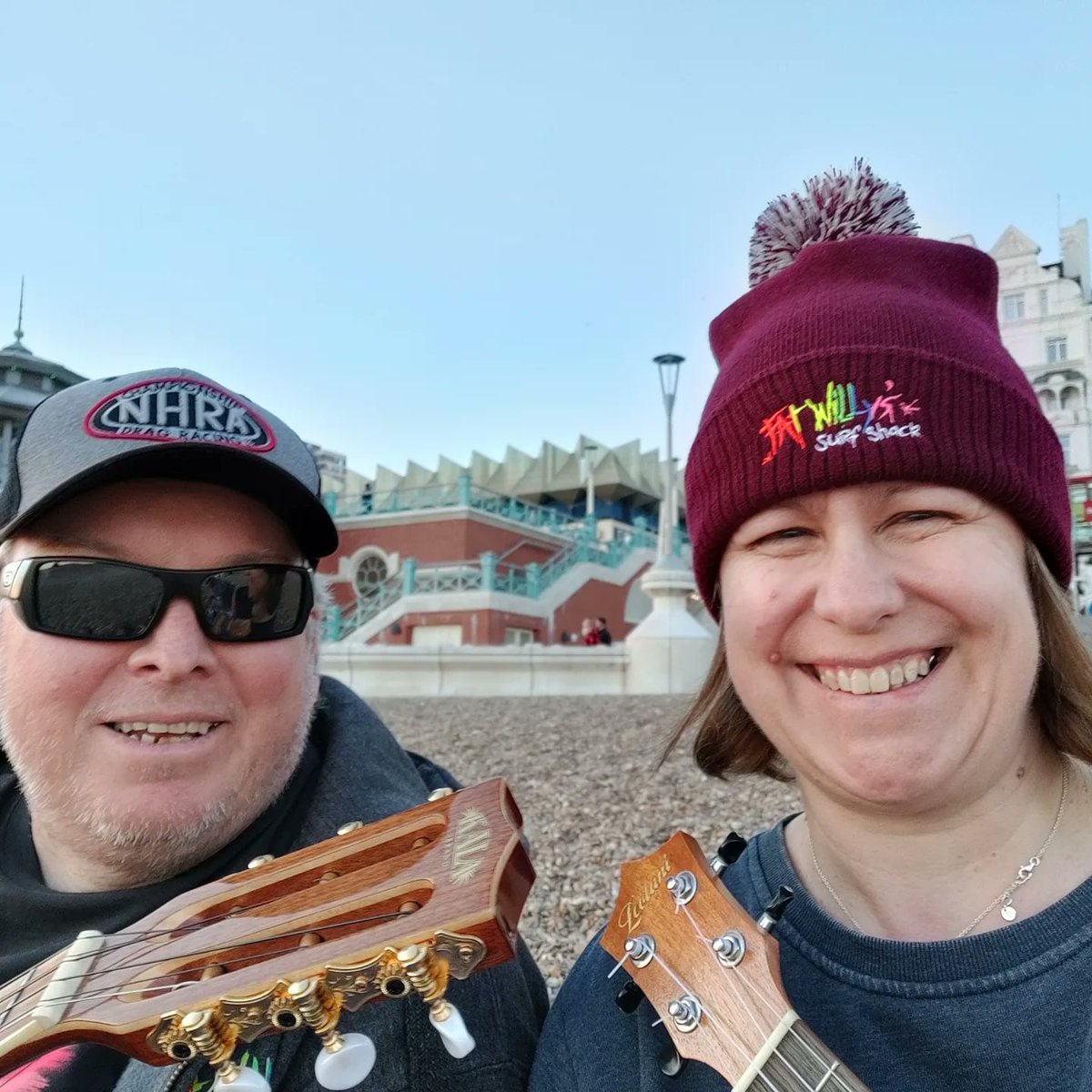 It's #ShakaSaturday and Chris and Becky are back from their UK roadtrip; but not before spreading some #musicalsunshine on Brighton beach. From us to you, as always, #Aloha! 🤙🌴🎶🌺🌈 #yorkshire #hawaiian #music #beachlife <a href="/kalabrandmusic/">Kala Brand Music</a> Leolani Ukulele
