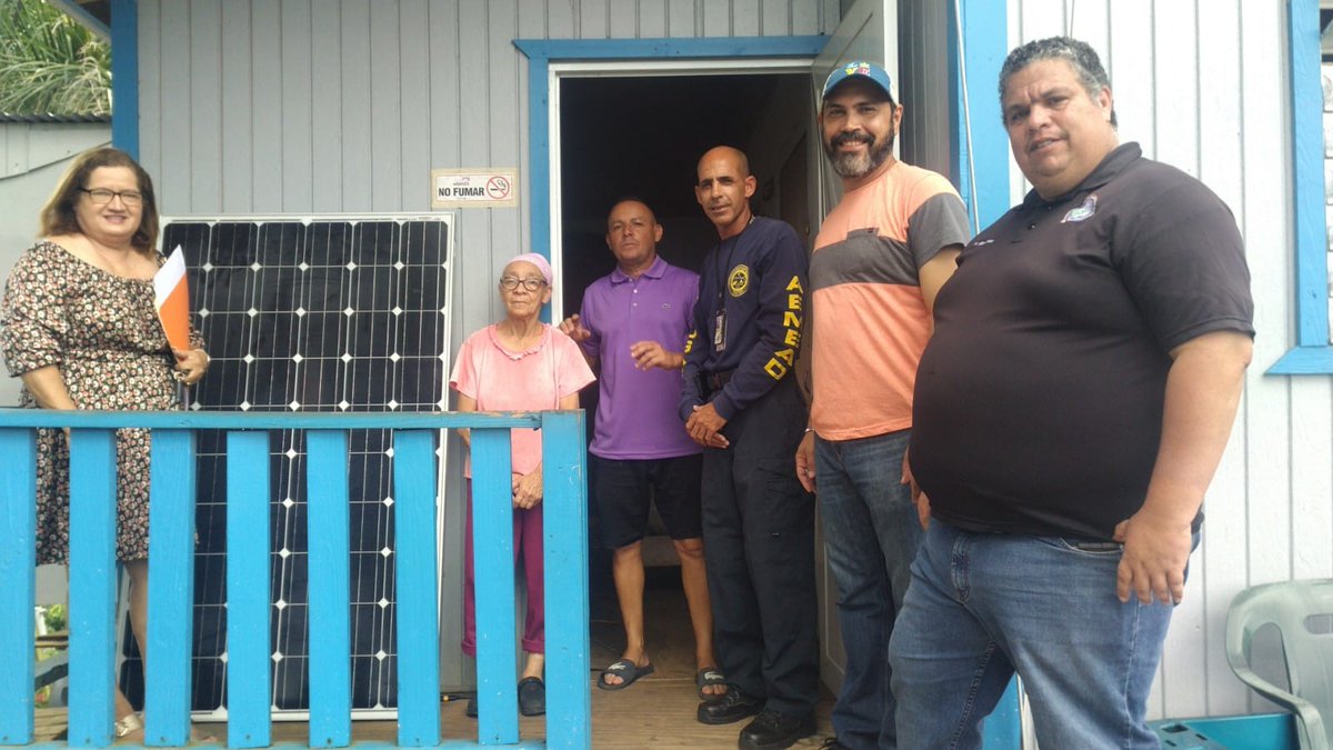 NMEADpr's tweet photo. Ayer y hoy, personal del NMEAD y del Grupo de Búsqueda y Rescate Urbano (PRUSAR) continuaron entregas de generadores solares a personas que aún no tienen luz y  necesitan conectar equipo médico, en coordinación con @desaludpr. (1/2) https://t.co/g01buLW9KP