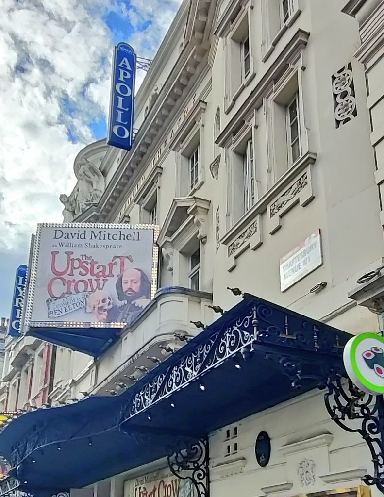 chirpycrow's tweet photo. Load of laughs and a great Stage Door catch up with the one and only @stewartwright74 playing Mr Burbage in the @UpstartCrowPlay....well done to the whole cast and crew, was excellent!
#JungleCrows #UpstartCrow https://t.co/8uzIykZo1z