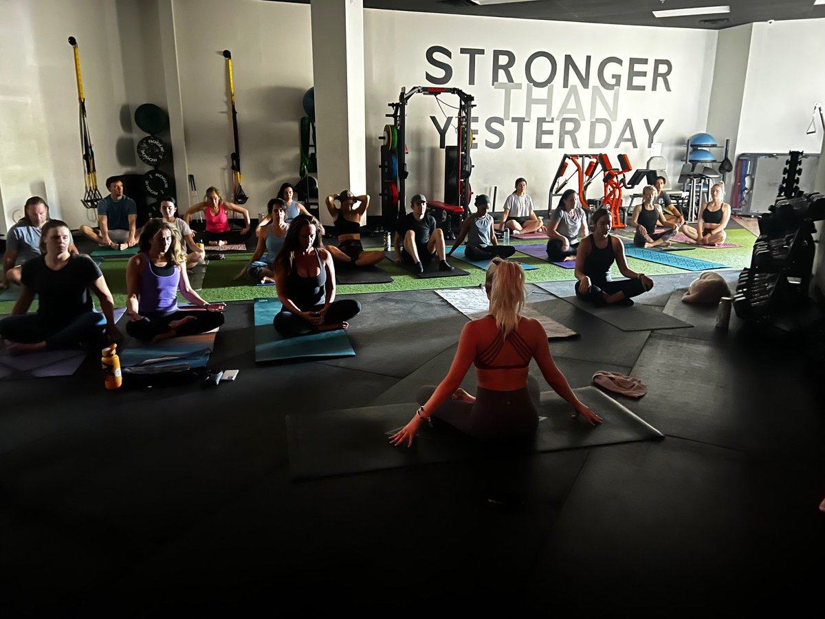 jtotheesse's tweet image. #yoga #thesweatlife #made2move (@ Made2Move Nutrition in Phoenix, AZ) swarmapp.com/c/6BOvXDrIJG7