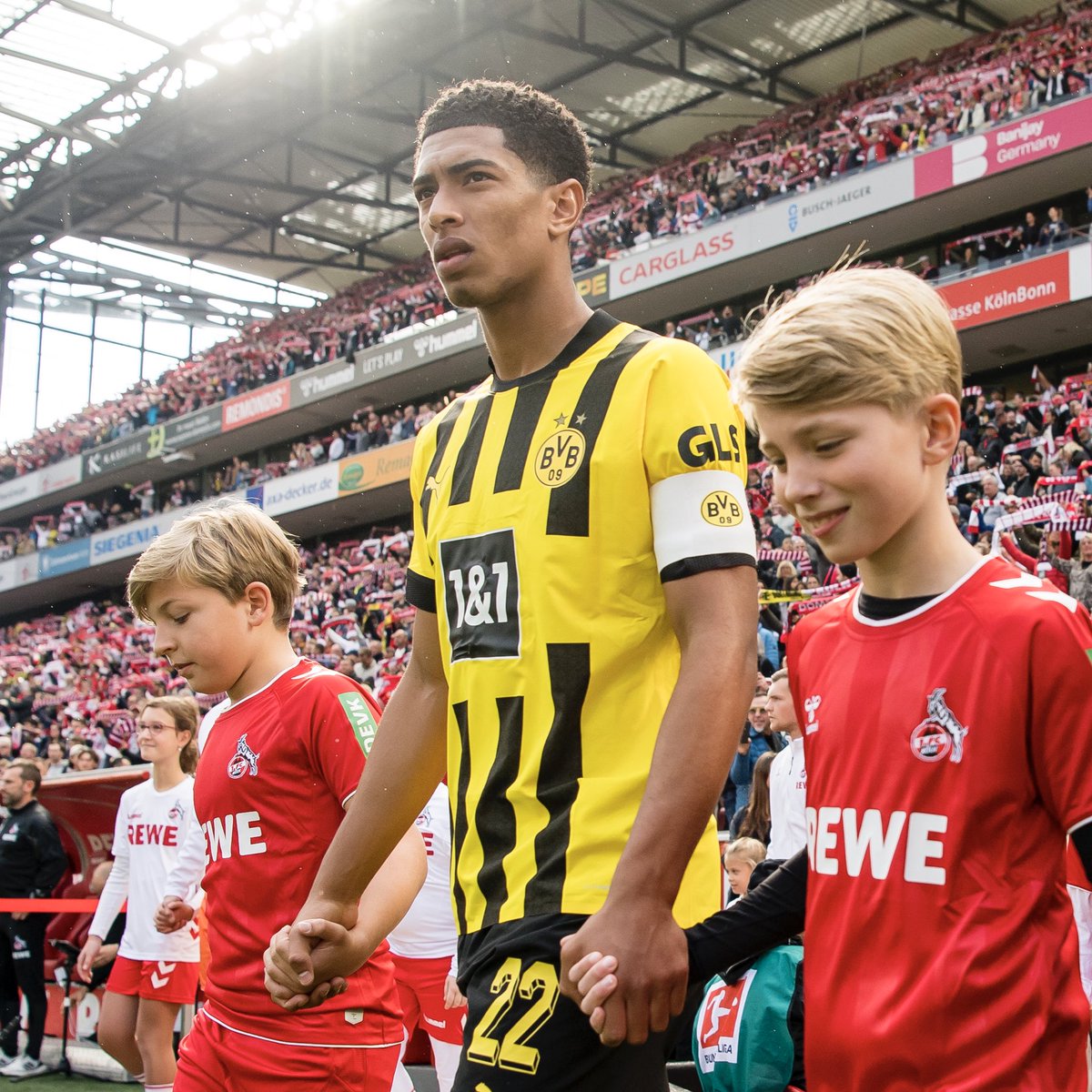 Obviously very annoyed by the outcome of today’s game but what a special honour to captain this great club for the first time. No time to let our heads drop, many more chances to correct the mistakes of today in the next games. Heja BVB.🖤💛