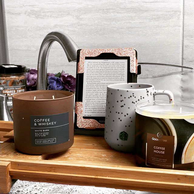 TheEveryAllBlog's tweet image. #saturdayvibes 🛀 
#internationalcoffeeday ☕️ 
#hidingfromkids 🙈 #fiveminutespeace 🕊😌
.
.
.
#saturday #saturdaymorning #saturdaymood #metime #bubblebath #relaxing #starbucks #coffee #coffeetime #coffeelover #reading #candles #candleaddict #whitebarncandle #goosecreekcandle