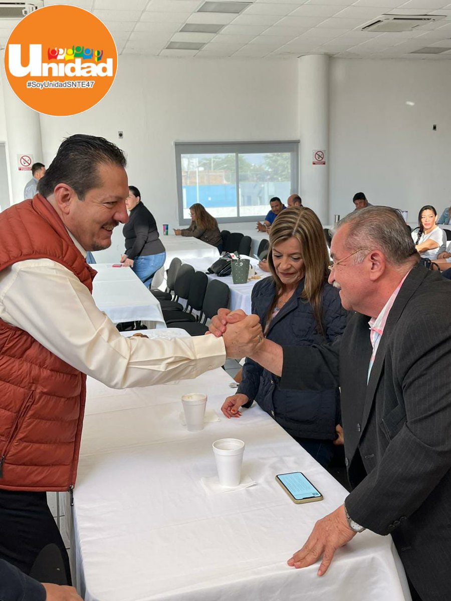 UnidadSNTE47's tweet photo. #FelizSabado hoy tuve la oportunidad de reunirme con compañeros del curso taller de Normatividad para los Servidores Públicos Profesionales de la Educación dónde pudimos escuchar sus inquietudes y fortalecer lazos de #Unidad 
#SoyUnidadSnte47
#SNTE
#YoConMtroLorenzoMoccia https://t.co/v5X1AfhMw8