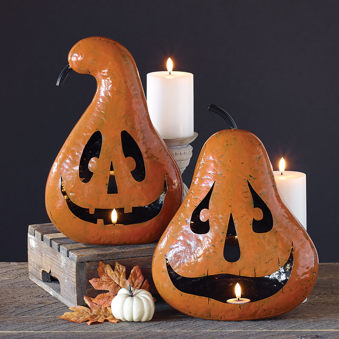 Hello, October! Spooky season is upon us 🎃⁠ ⁠ #AtlMkt // 📷 Burton + Burton