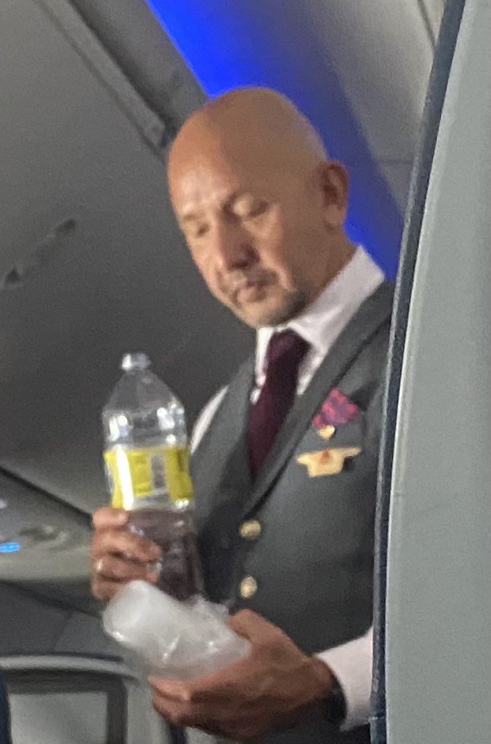 thebunchshow's tweet photo. My @Delta flight attendant was very sneaky…
Of course @JohnMTurturro would play him in his life story and win an academy award https://t.co/vxHeoy39xw