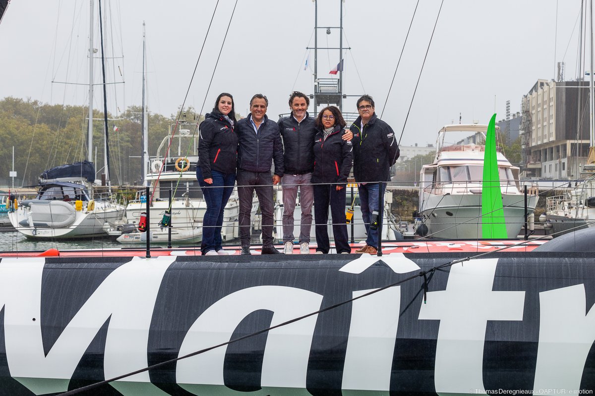 Pas de compétition sans célébration préalable !
1300 collaborateurs et éleveurs Maître CoQ et leur famille étaient présents à mes côtés et à ceux du parrain Jean-René Bernaudeau et des deux marraines Cynthia Lebond et Morgane Billot, salariées de mon partenaire Maître CoQ🥳🥳🥳🥳