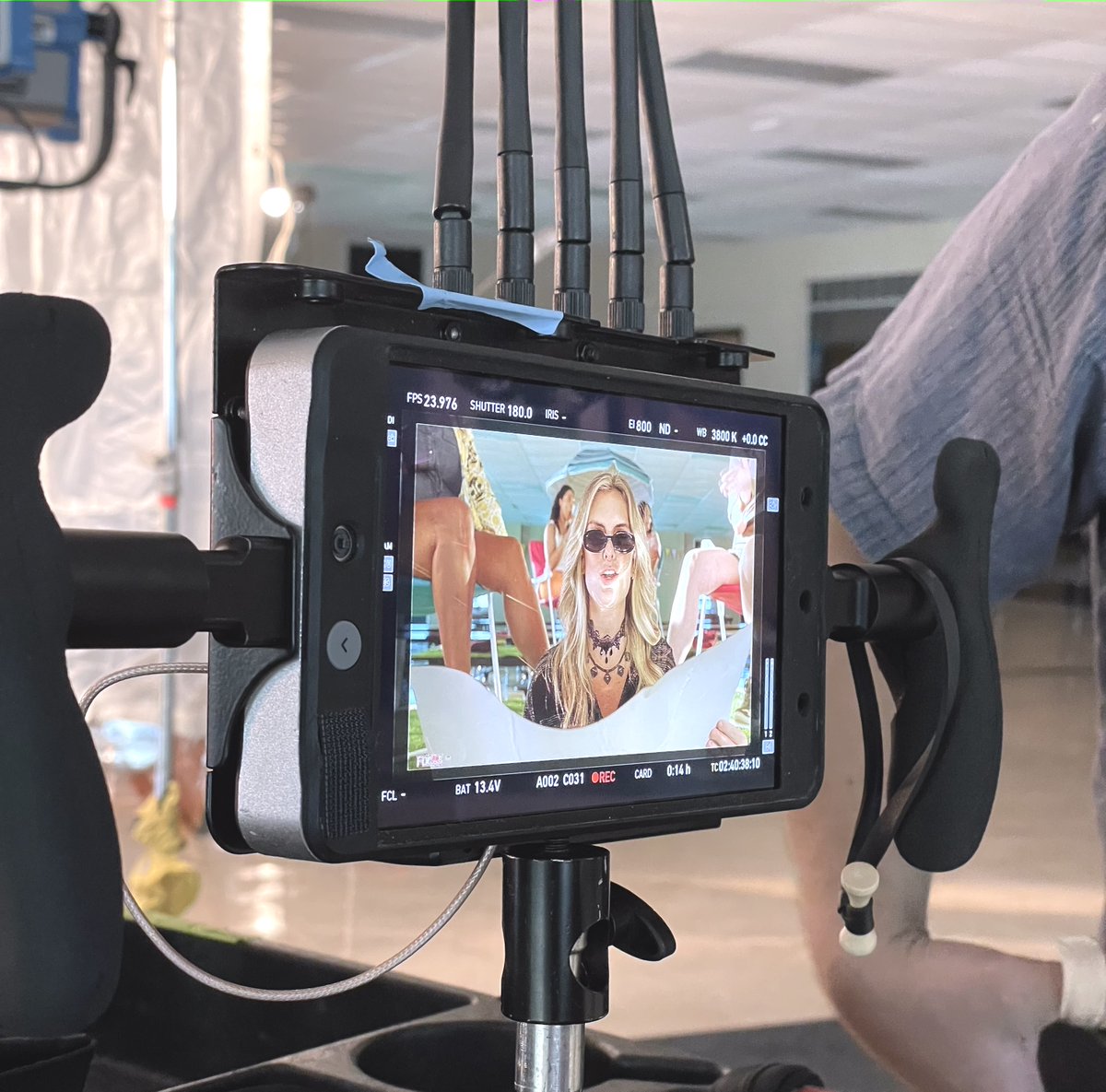kmontleon's tweet photo. Oh hey now! Sneak peak moment on set of Look At Me Now music video! 2 weeks away! 🎬🌟🎶 https://t.co/IRKTTWf9G7