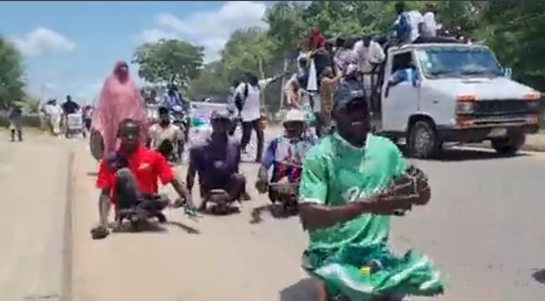 Seeing disable yarning for Good governance in Nigeria is a thing that touches heart😭. #LabourParty  through <a href="/peterobi/">Peter Obi</a> and Datti is a movement not politics again!!! Nigeria must work again! 

The whole country's Independence day turned to #LabourParty and <a href="/peterobi/">Peter Obi</a> and Datti day!