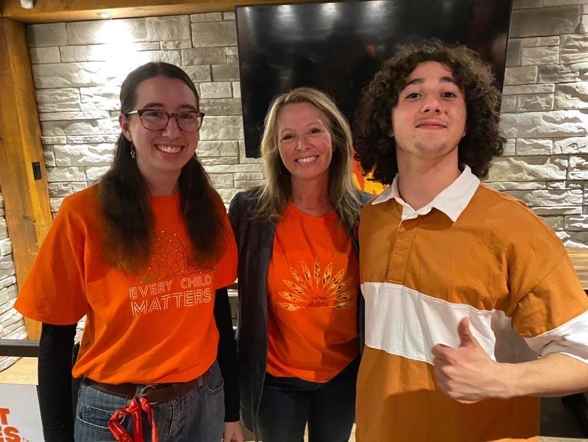 CarletonNDP's tweet image. Carleton New Democrats had a great showing last night at ONDP leadership candidate @maritstiles meet &amp;amp; greet! We were proud to be joined by the @UONDP and had great discussions regarding policy that works for working people and building a movement to defeat Doug Ford! 🍊