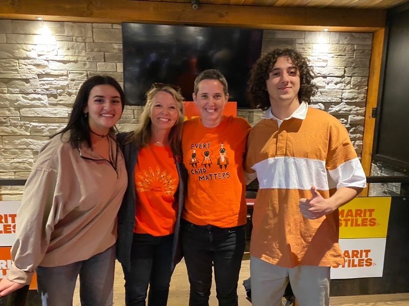 CarletonNDP's tweet image. Carleton New Democrats had a great showing last night at ONDP leadership candidate @maritstiles meet &amp;amp; greet! We were proud to be joined by the @UONDP and had great discussions regarding policy that works for working people and building a movement to defeat Doug Ford! 🍊