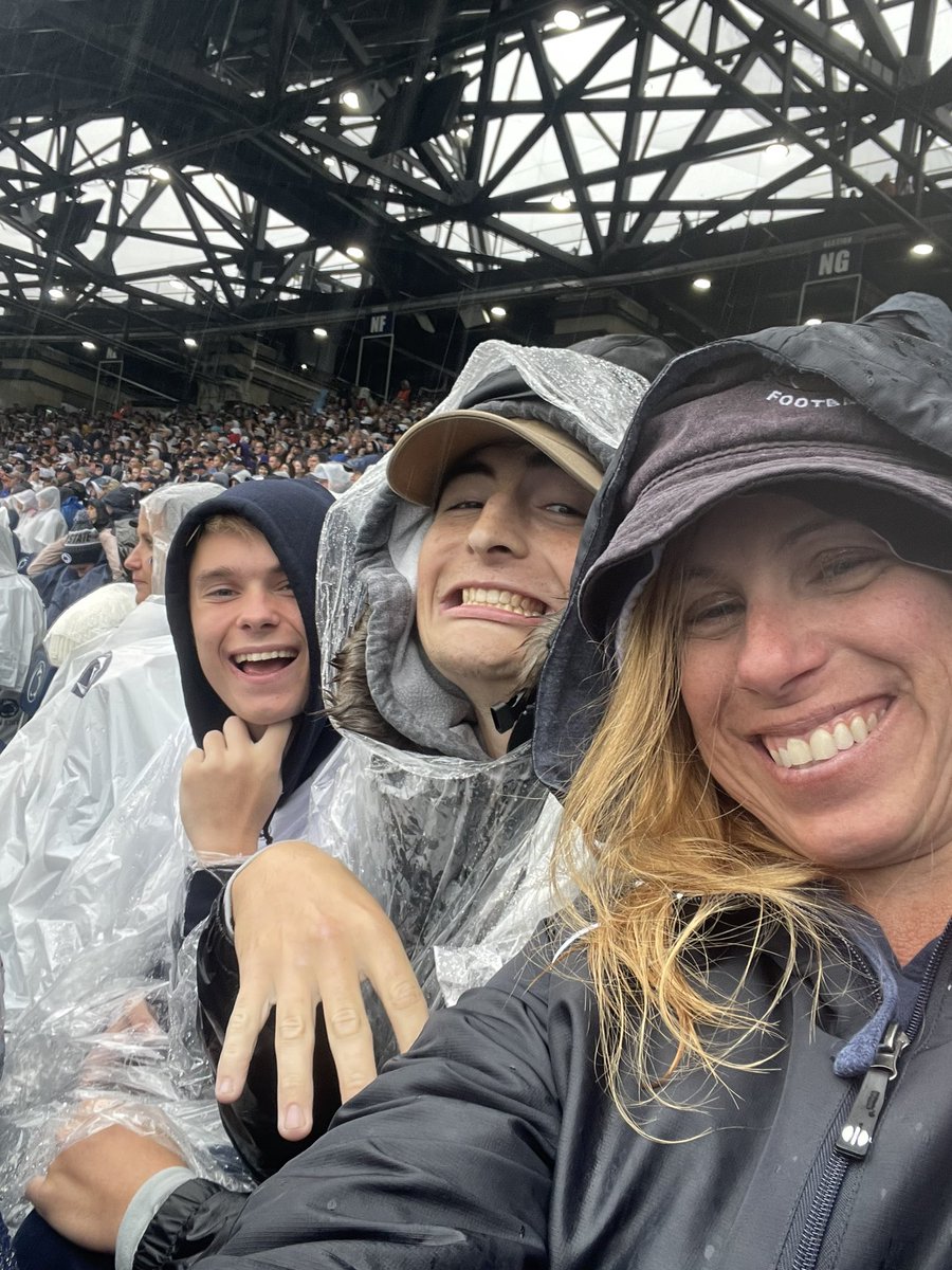 WebberBoysmom's tweet photo. Raining @beaver_stadium https://t.co/qWcw5g727O