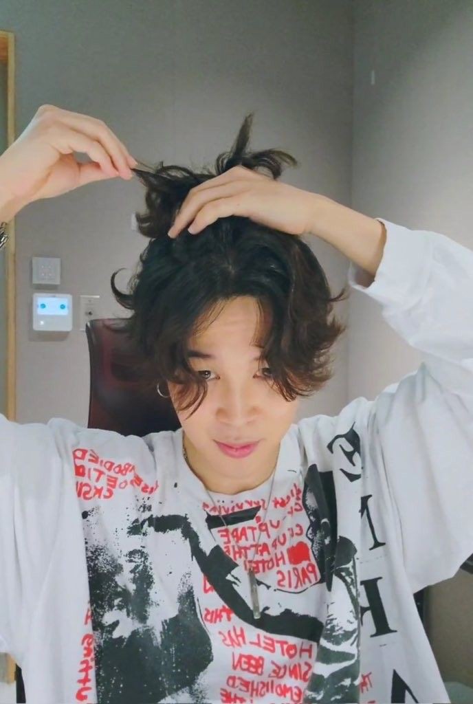 Jimin'nin doğum gününden 15 gün sonra benim doğum günüm 🥹