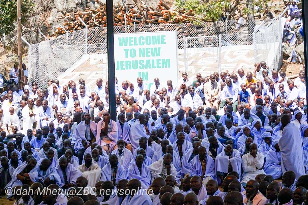 cleansheet1234's tweet photo. Mutendi mukuru H.E President @edmnangagwa is fellowshiping at the Gospel of God Church International, Dandadzi Hill, in Rusape today https://t.co/uEGv6gSNDw